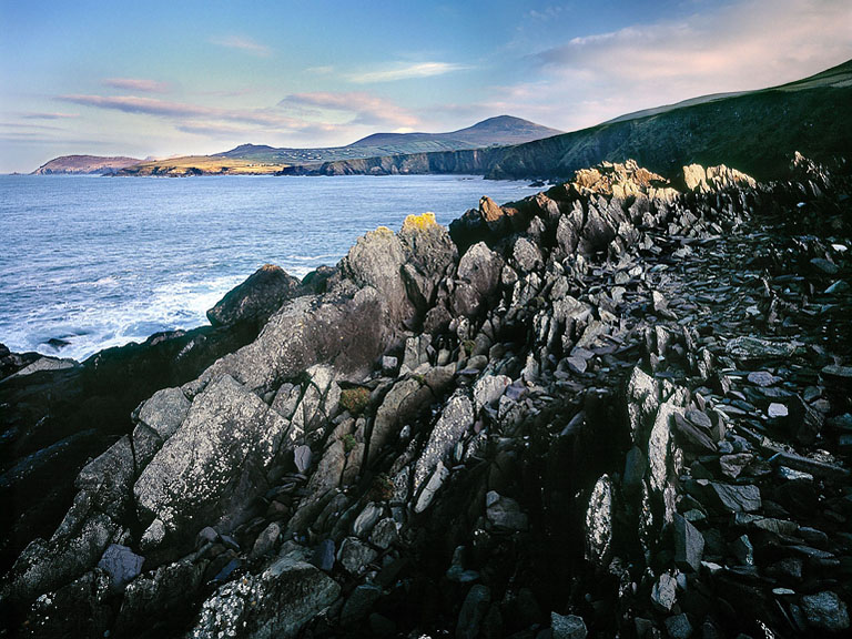 Landscape photograph of cliffs and Atlantic sea along the Dingle Peninsula in County Kerry